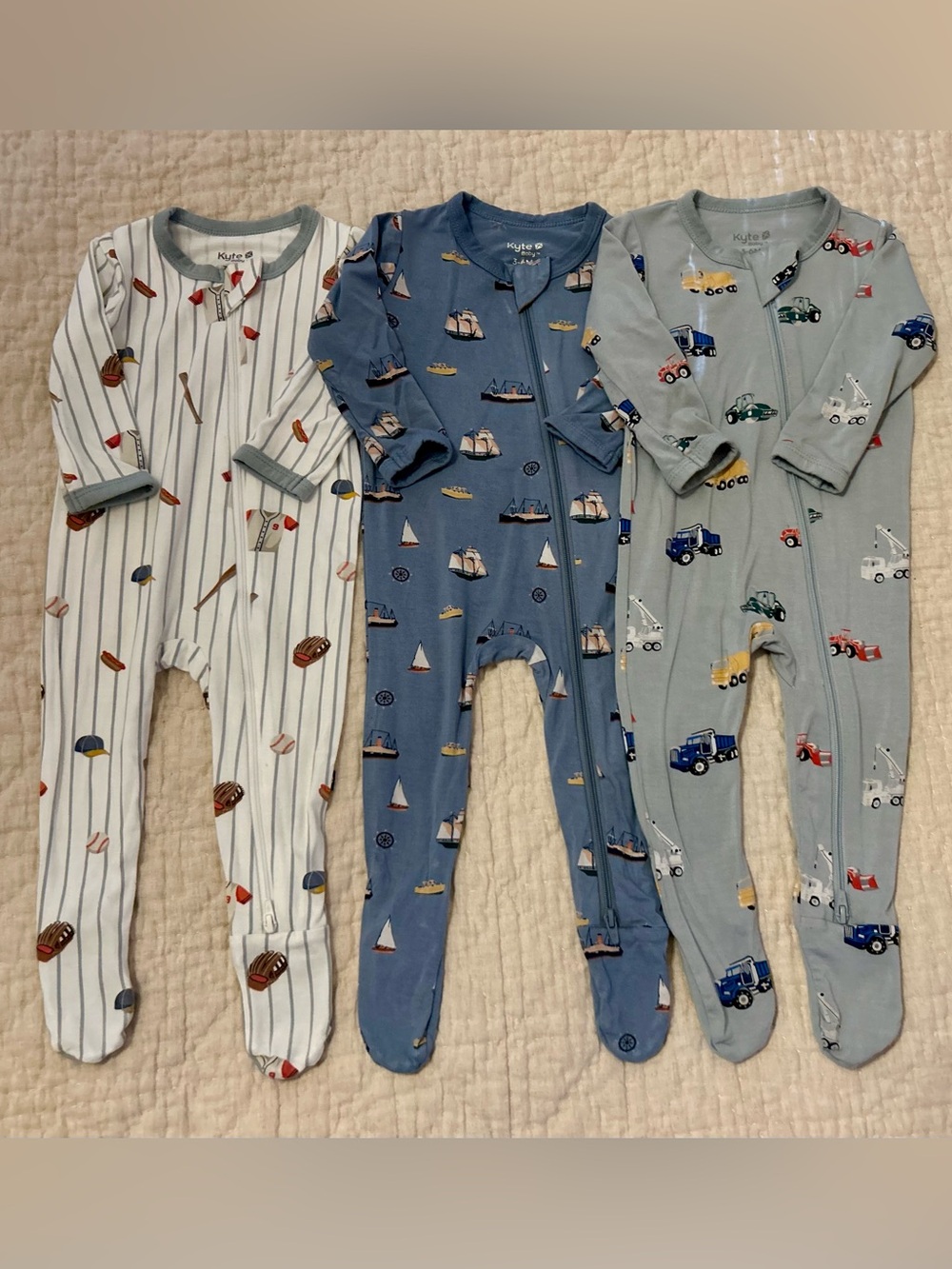 Kyte BABY 3 zippered footies size 3-6 months